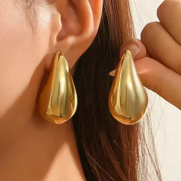 Elegant Tear Drop Earrings. Tear Drop Earrings. Golden Tear Drop Earrings for sale! Shop Online for cute stud earrings at Cutefunnystuff.com Hot selling products. Cute Funny Products, Gift shop online. Toronto Ontario Canada