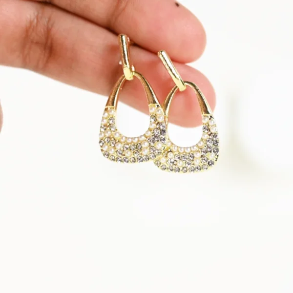 Elegant Oval Drop Earrings. Drop Earrings for sale! Shop Online for cute stud earrings at Cutefunnystuff.com Hot selling products. Cute Funny Products, Gift shop online. Toronto Ontario Canada